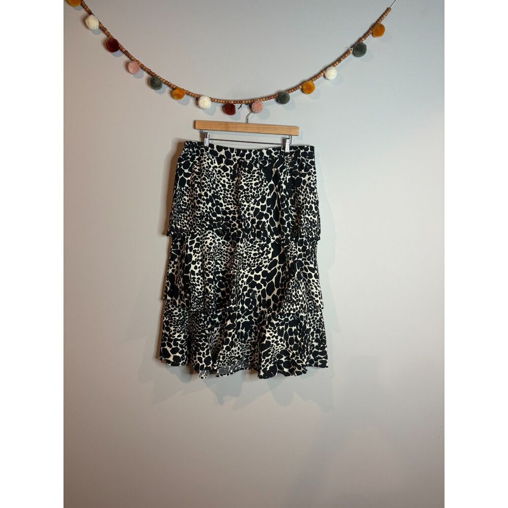 Who What Wear black and white patterned tiered midi skirt